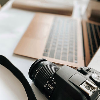 客场作战明显优势，球队士气高涨迈向胜利