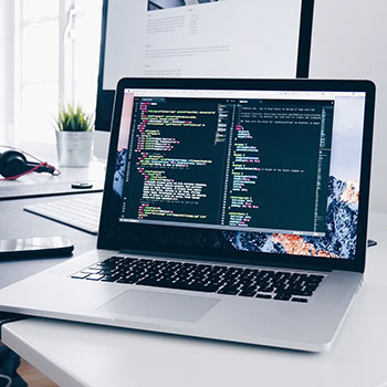 罗马在主场击败桑普多利亚，继续保持领先